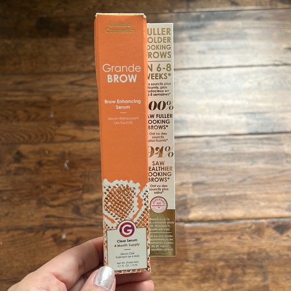 GrandeBROW Brow Enhancing Serum Clear 4 Month Supply - Picture 2 of 6